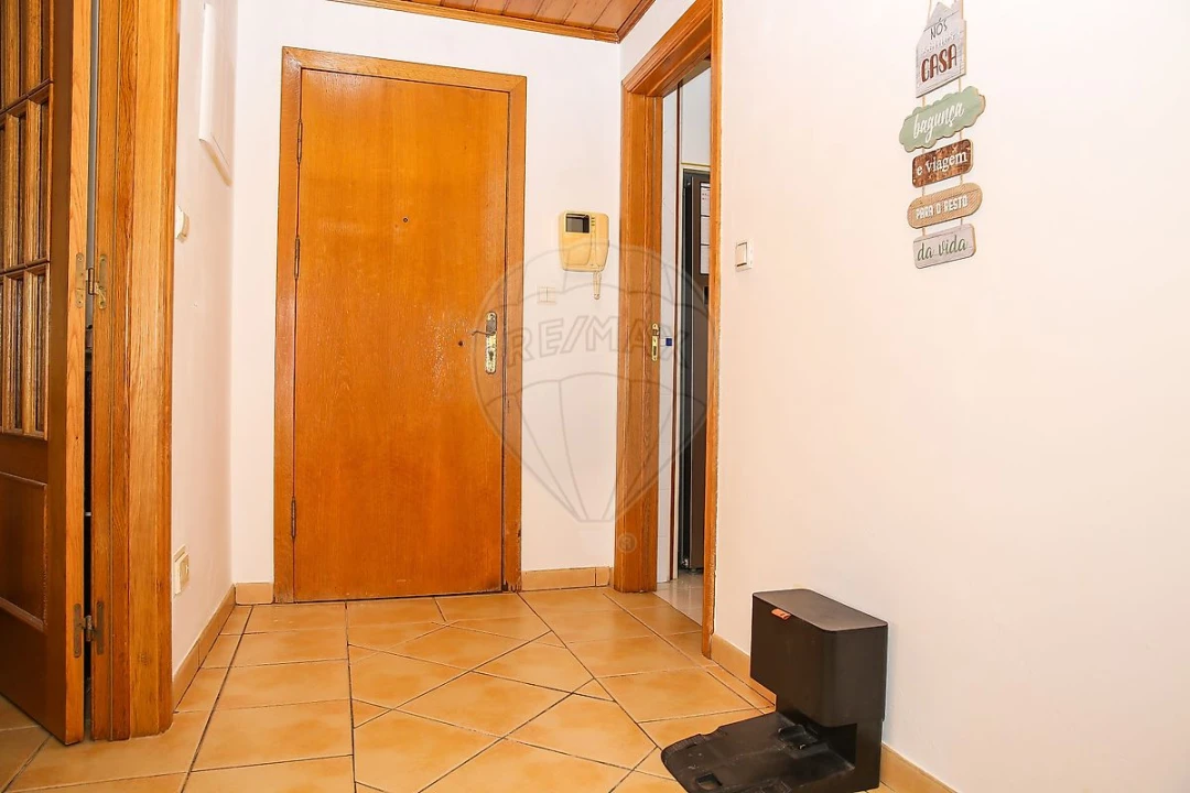 Apartamento T3 para Venda em Castanheira do Ribatejo e Cachoeiras Foto 2