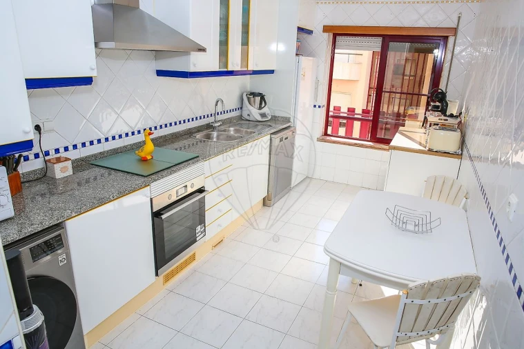 Apartamento T3 para Venda em Castanheira do Ribatejo e Cachoeiras Foto 4