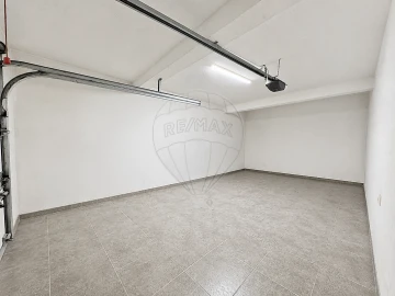 Moradia T4 para Venda em Campanhã