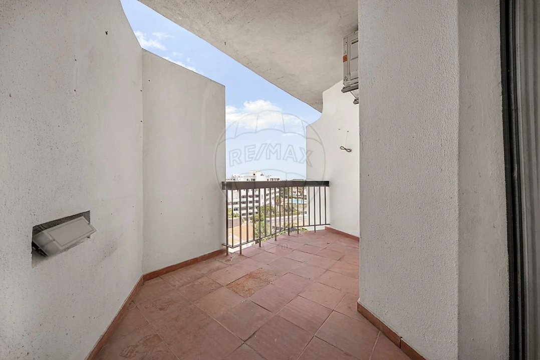 Apartamento T0 para Venda em Albufeira e Olhos de Água Foto 6