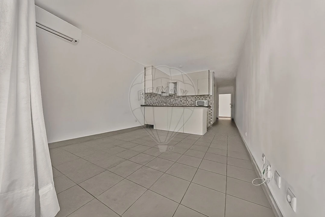 Apartamento T0 para Venda em Albufeira e Olhos de Água Foto 1