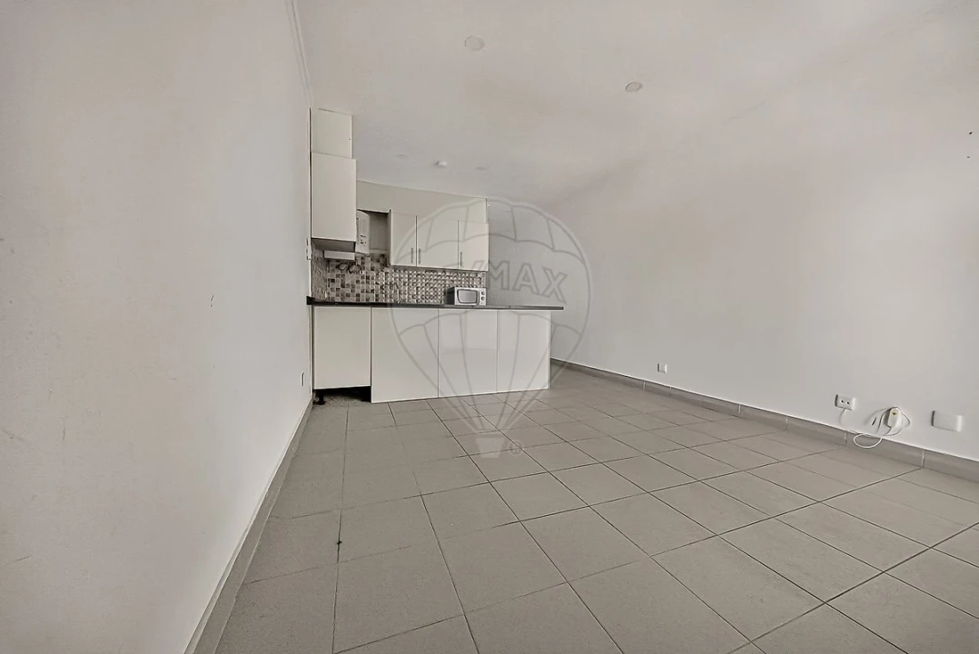 Apartamento T0 para Venda em Albufeira e Olhos de Água Foto 3