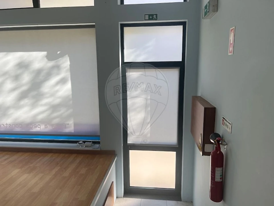 Loja para Arrendamento em Espinho Foto 5