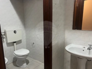 Loja para Arrendamento em Espinho