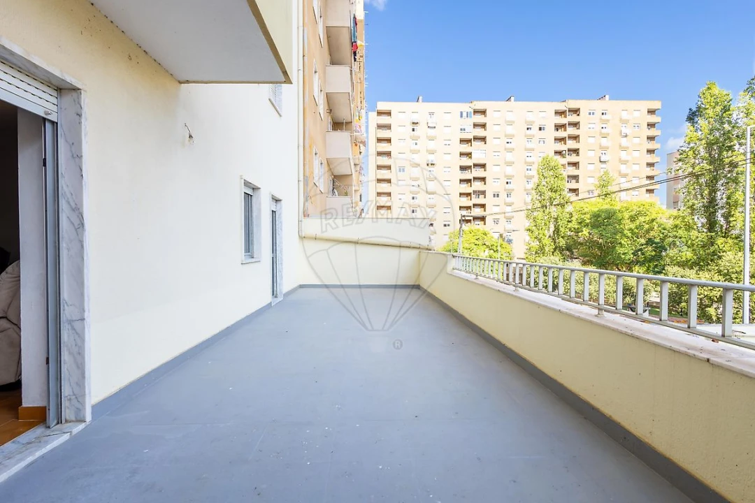 Apartamento T3 para Venda em Carregado e Cadafais Foto 12