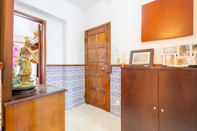 Apartamento T3 para Venda em Carregado e Cadafais