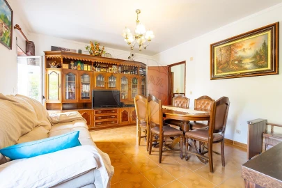 Apartamento T3 para Venda em Carregado e Cadafais