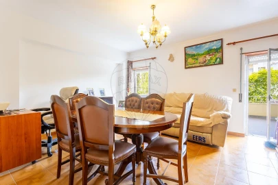 Apartamento T3 para Venda em Carregado e Cadafais
