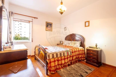 Apartamento T3 para Venda em Carregado e Cadafais