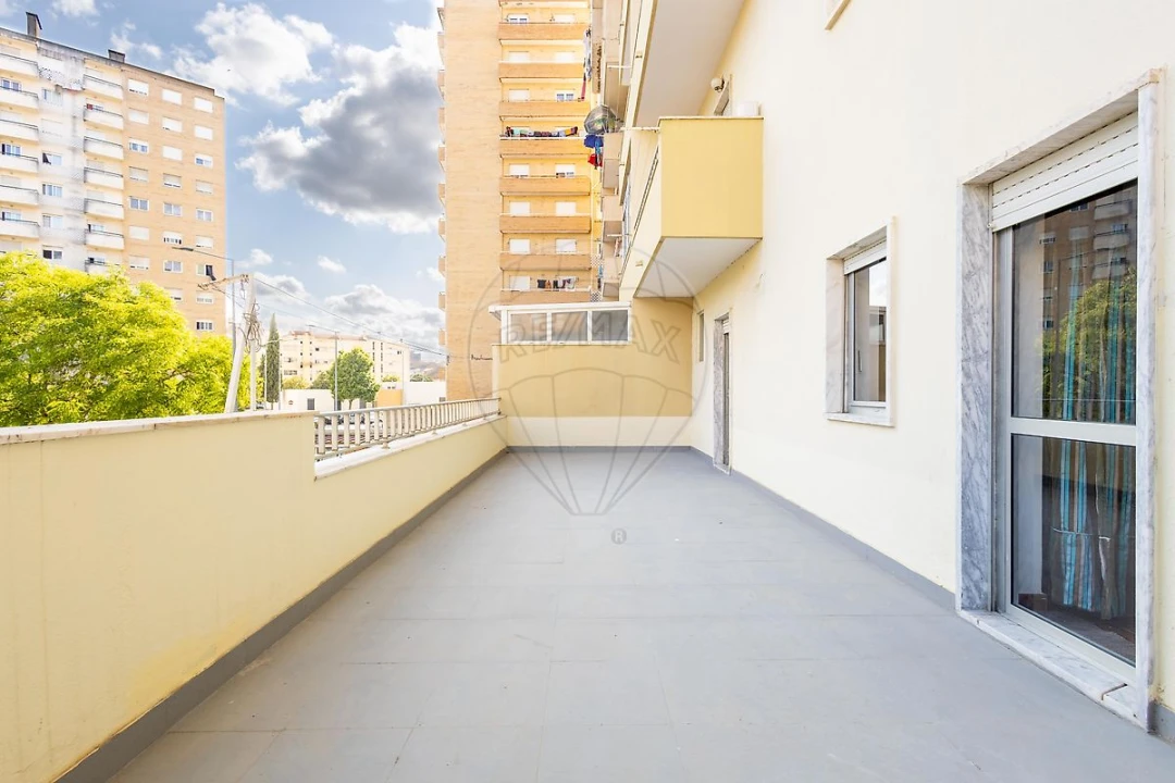 Apartamento T3 para Venda em Carregado e Cadafais Foto 15