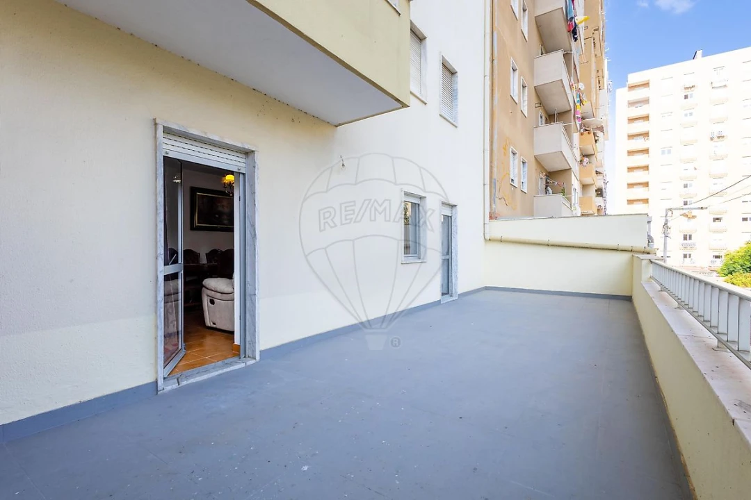Apartamento T3 para Venda em Carregado e Cadafais Foto 13