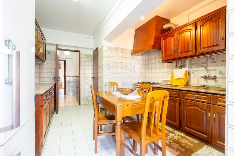 Apartamento T3 para Venda em Carregado e Cadafais Foto 6