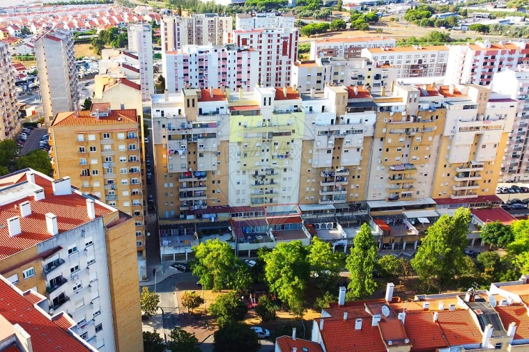 Apartamento T3 para Venda em Carregado e Cadafais Foto 39