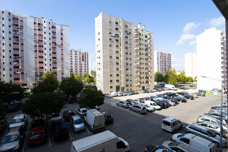 Apartamento T3 para Venda em Carregado e Cadafais Foto 31
