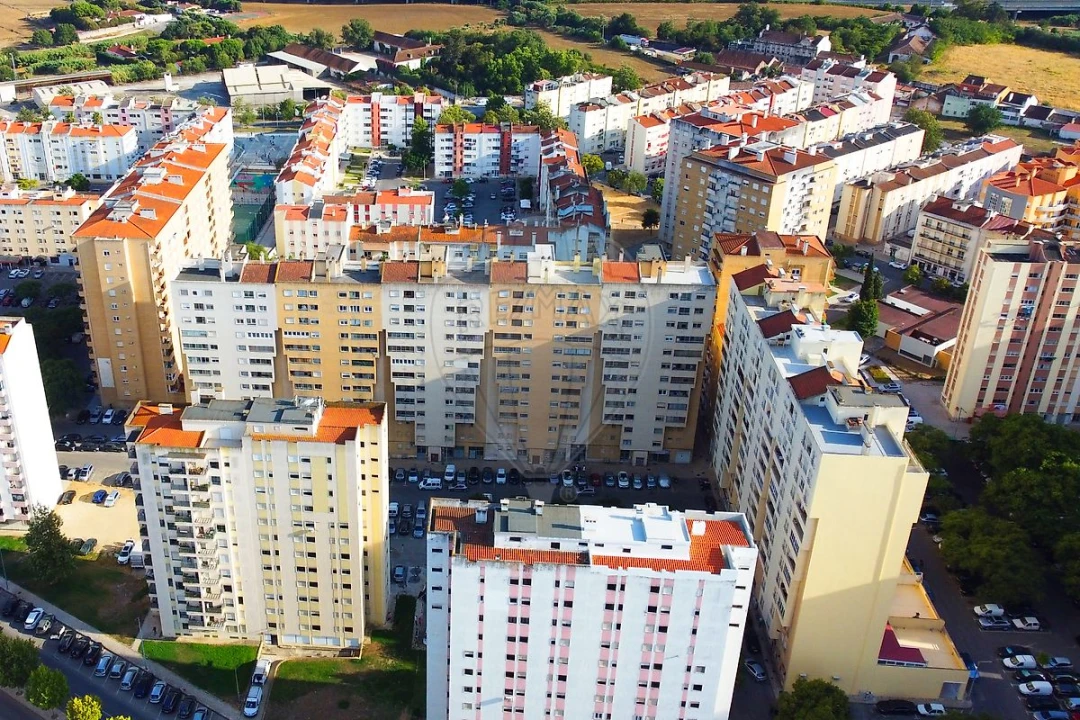 Apartamento T3 para Venda em Carregado e Cadafais Foto 42