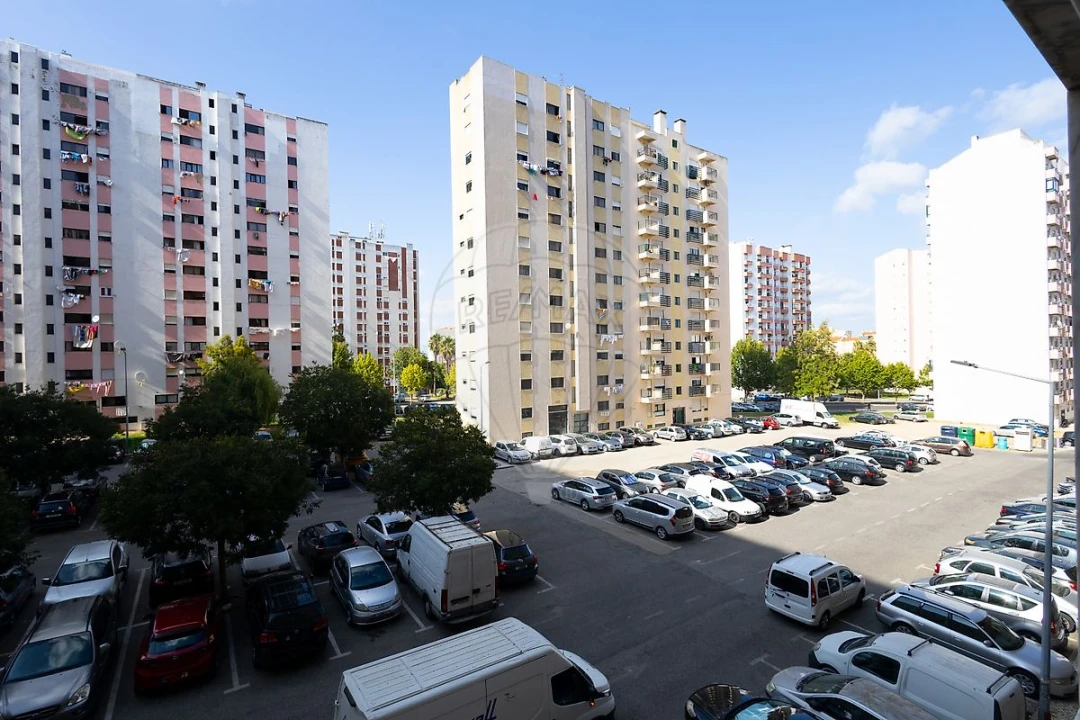Apartamento T3 para Venda em Carregado e Cadafais Foto 31