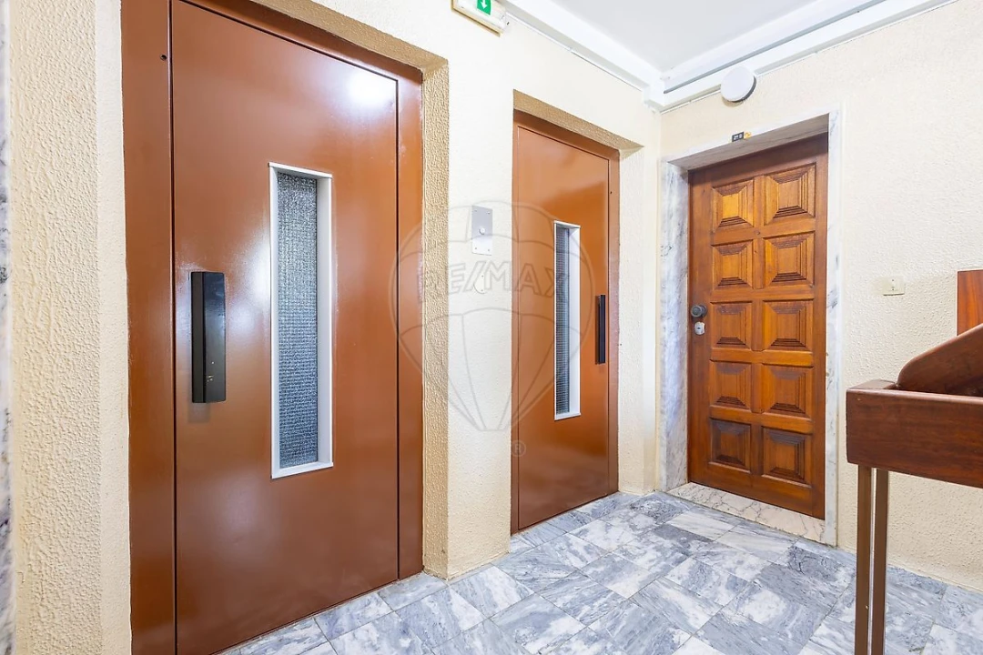 Apartamento T3 para Venda em Carregado e Cadafais Foto 33
