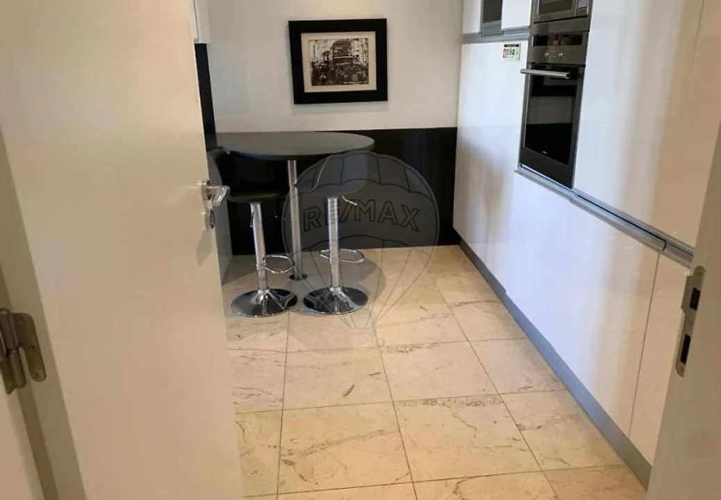 Apartamento T2 para Venda em Quarteira Foto 5