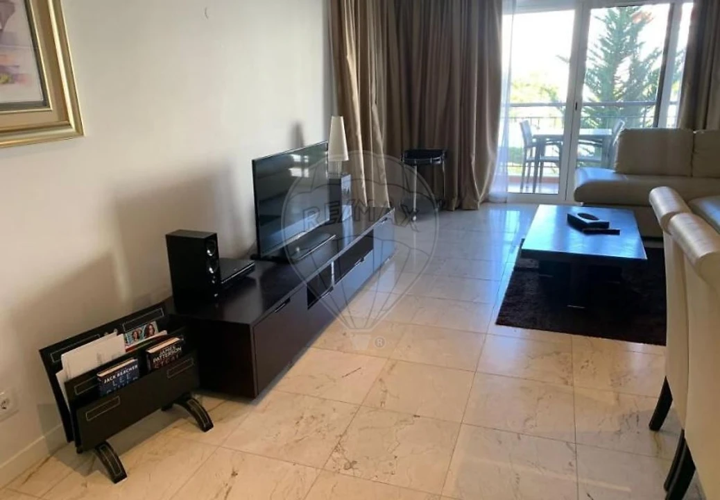 Apartamento T2 para Venda em Quarteira Foto 3