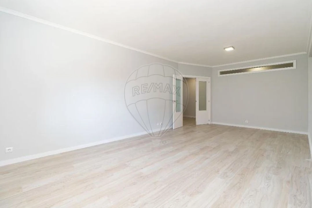 Apartamento T3 para Venda em Santa Marinha e São Pedro da Afurada Foto 2