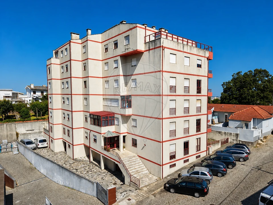 Apartamento T2 para Venda em Fânzeres e São Pedro da Cova Foto 3