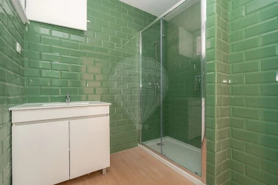 Apartamento T4 para Arrendamento em Santo Antonio dos Olivais