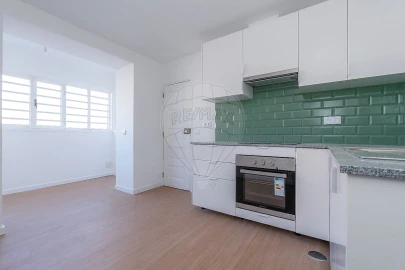 Apartamento T4 para Arrendamento em Santo Antonio dos Olivais