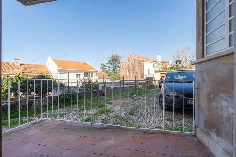 Apartamento T4 para Arrendamento em Santo Antonio dos Olivais Foto 27