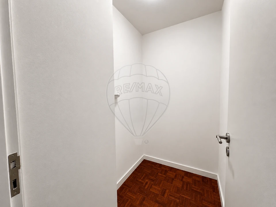Apartamento T3 para Venda em São Mamede de Infesta e Senhora da Hora Foto 13