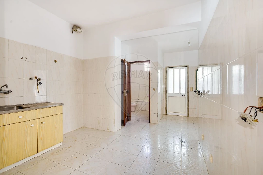 Moradia T2 para Venda em Bucelas Foto 5