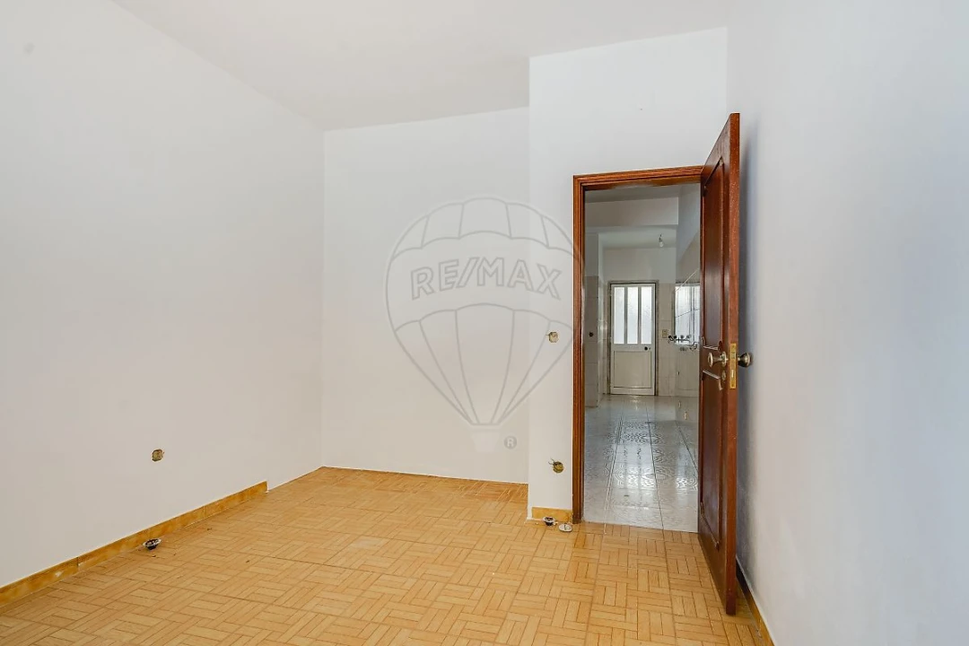 Moradia T2 para Venda em Bucelas Foto 2