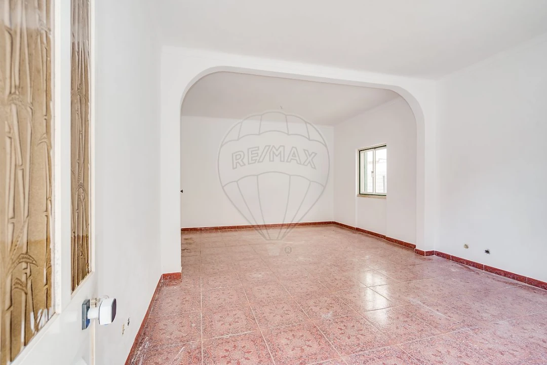 Moradia T2 para Venda em Bucelas Foto 4
