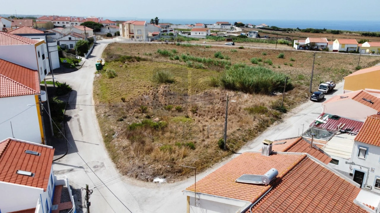 Terreno para Venda em Atouguia da Baleia Foto 1
