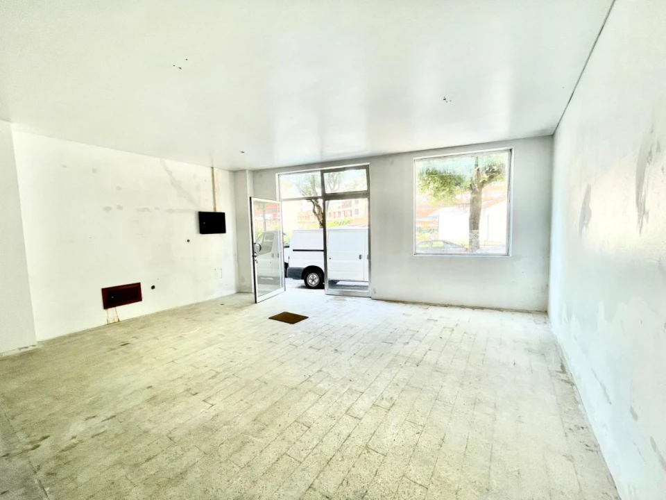 Loja para Arrendamento em Braga (São José de São Lázaro e São João do Souto) Foto 10