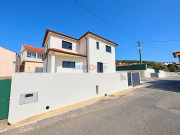 Moradia T4 para Venda em Albergaria-A-Velha e Valmaior