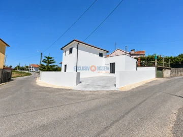 Moradia T4 para Venda em Albergaria-A-Velha e Valmaior