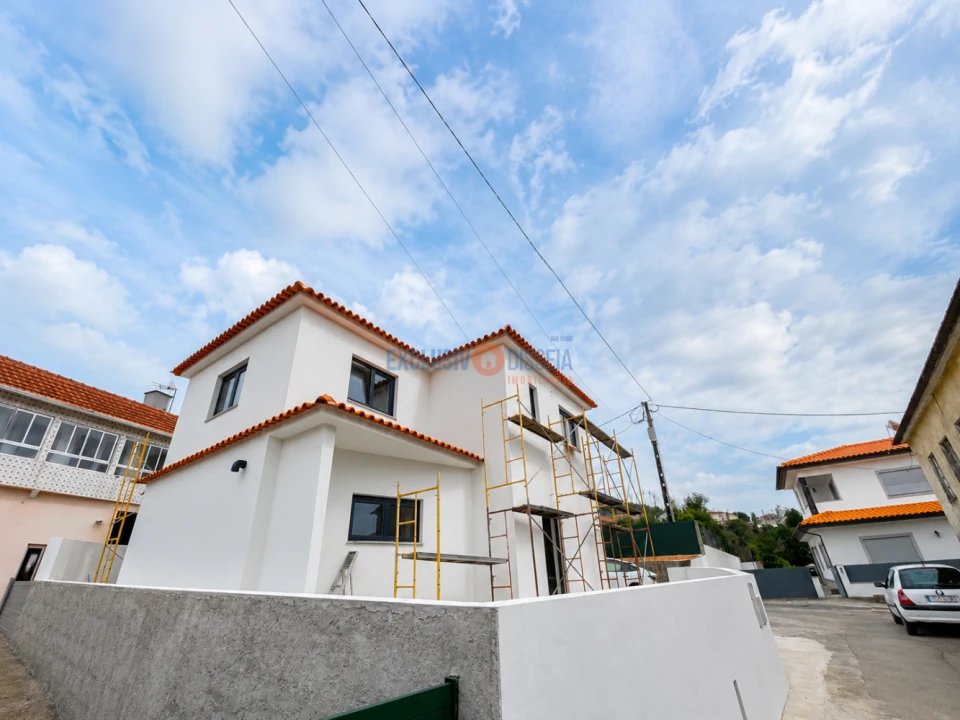 Moradia T4 para Venda em Albergaria-A-Velha e Valmaior Foto 1