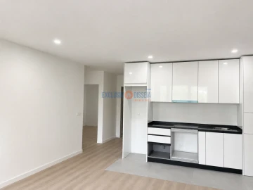Apartamento T3 para Venda em Avelãs de Caminho