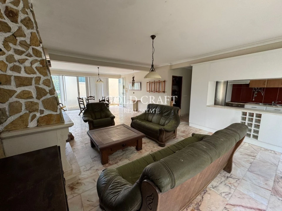Apartamento T2 para Venda em Santo Quintino Foto 4