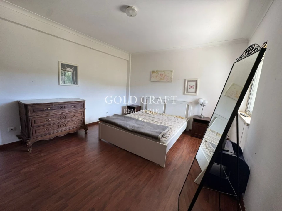 Apartamento T2 para Venda em Santo Quintino Foto 9
