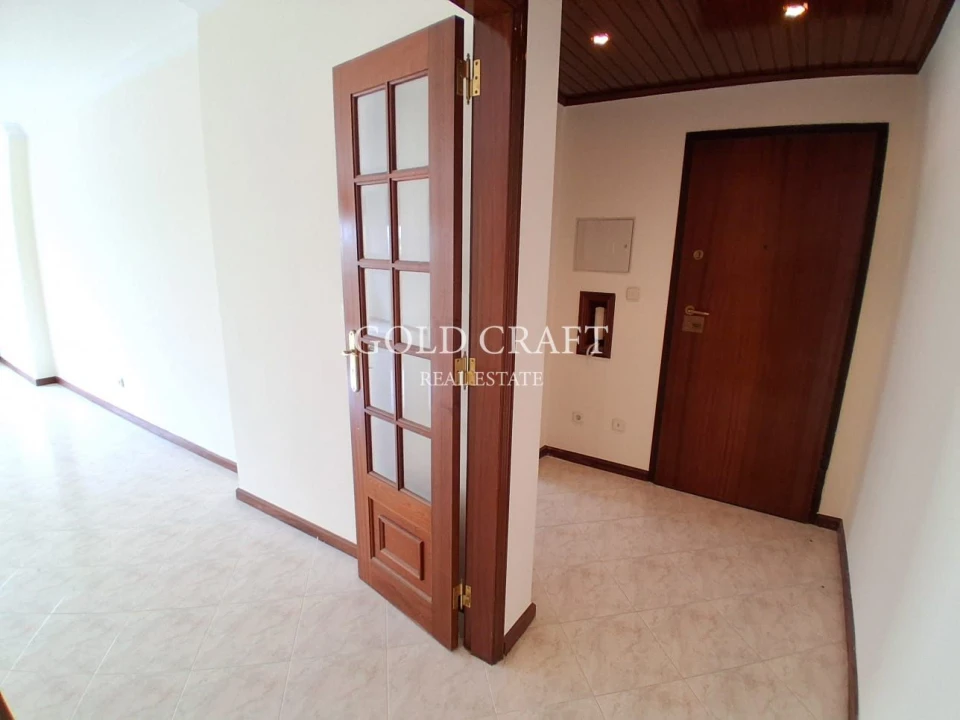 Apartamento T2 para Venda em Algueirão-Mem Martins Foto 2