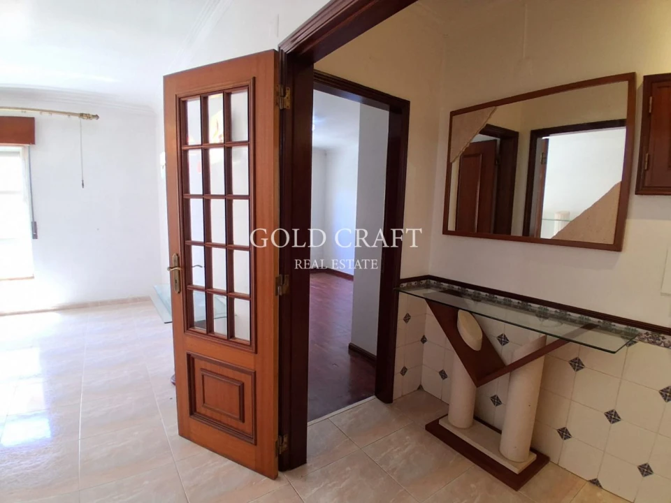 Apartamento T2 para Venda em Algueirão-Mem Martins Foto 1