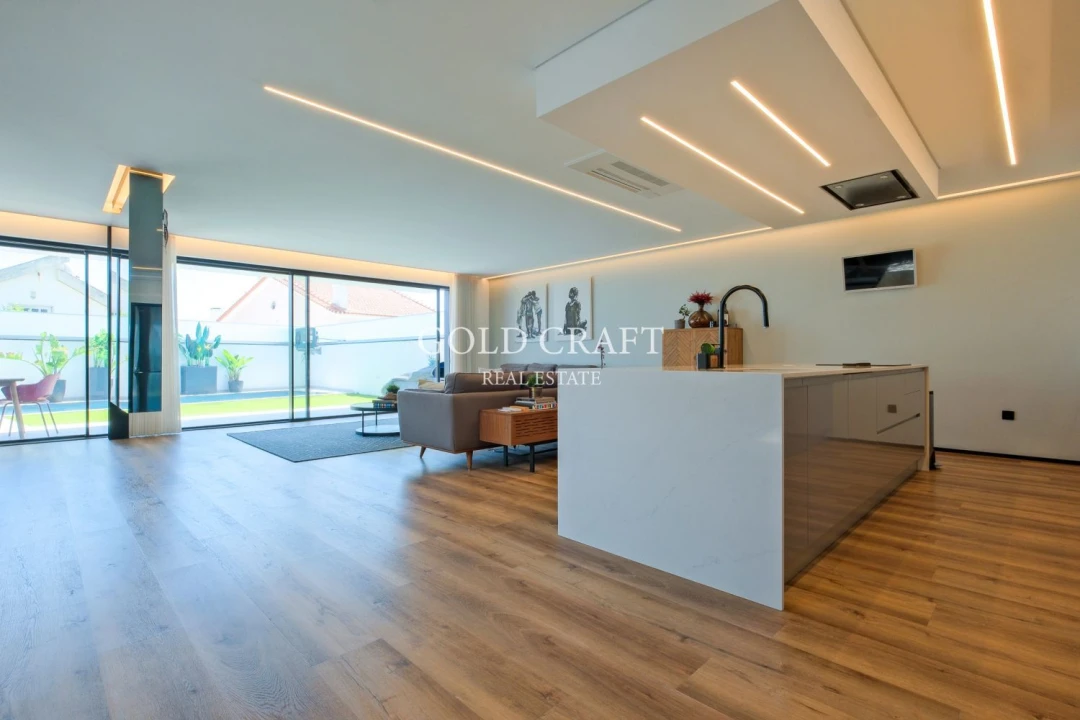 Moradia T4 para Venda em Santa Iria de Azoia, São João da Talha e Bobadela Foto 10