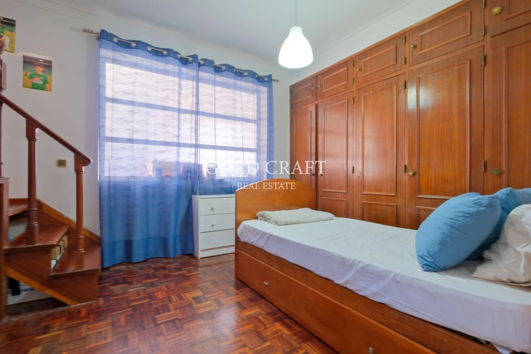 Apartamento T2 para Venda em Algueirão-Mem Martins Foto 17