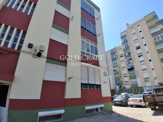 Apartamento T1 para Venda em Águas Livres Foto 17