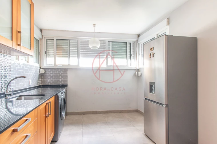 Apartamento T3 para Venda em Santo Antonio da Charneca Foto 4