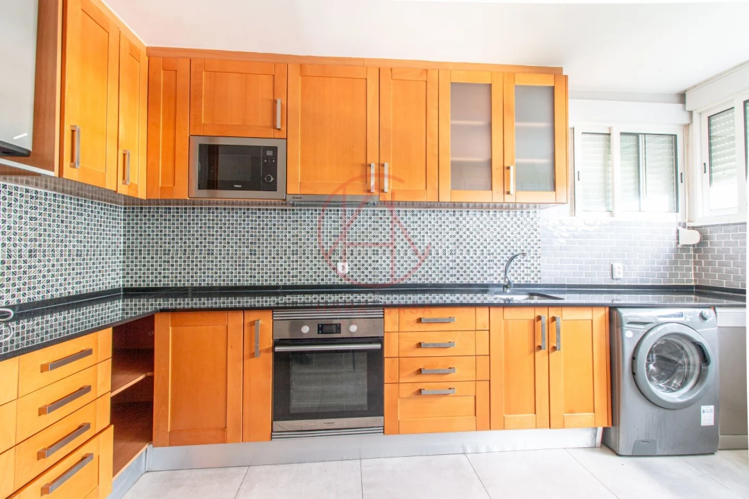 Apartamento T3 para Venda em Santo Antonio da Charneca Foto 2