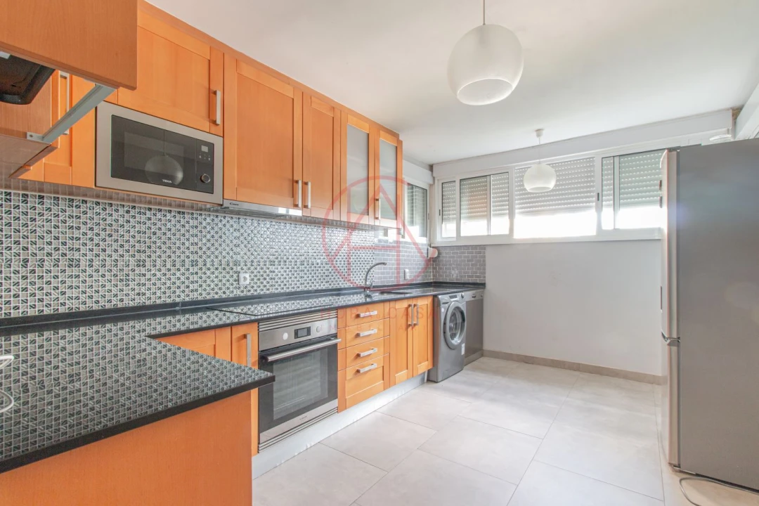 Apartamento T3 para Venda em Santo Antonio da Charneca Foto 1