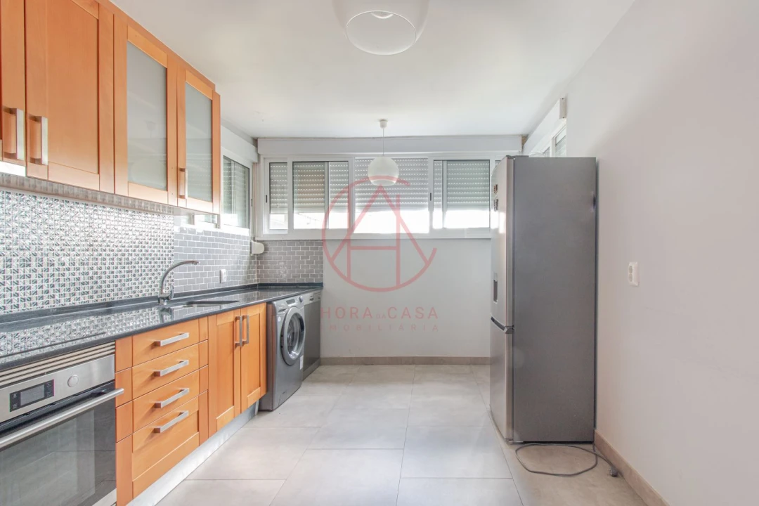 Apartamento T3 para Venda em Santo Antonio da Charneca Foto 3