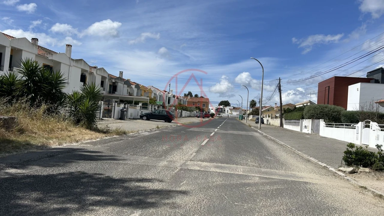 Moradia T1 para Venda em Azeitão (São Lourenço e São Simão) Foto 30